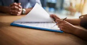 Fiocruz anuncia 300 vagas para profissionais de nível superior