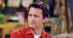 Atriz revela que Matthew Perry pediu corte de cena surpreendente de ‘Friends’