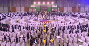 Brasil bate recorde de maior dominó humano do mundo (eita!)