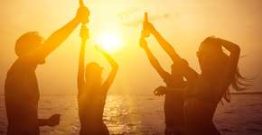 Sua viagem no Carnaval pode render algumas cervejas na ‘faixa’