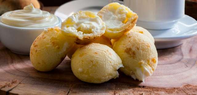 Pão de queijo com apenas 3 ingredientes