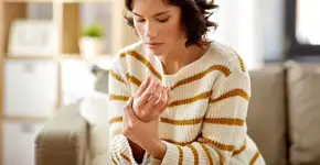 Síndrome do túnel do carpo: veja as causas e os sintomas