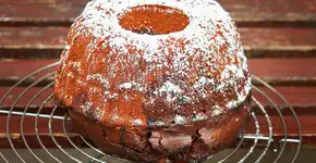 Bolo mesclado feito na Air Fryer; confira a receita