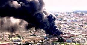 Incêndio atinge indústria em Guarulhos e fumaça tóxica toma conta de SP