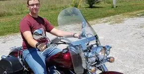 Adolescente comete suicídio após ter bissexualidade exposta nas redes