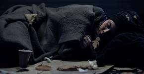 Prefeitura do Rio remove moradia de travesti na rua e perde paradeiro