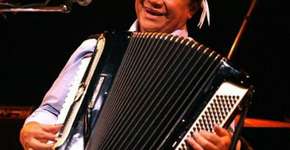 Mariana Aydar participa de bate-papo sobre o documentário ‘Dominguinhos’ na Blooks Livraria