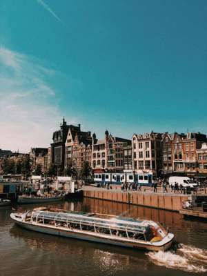 Como não amar a cidade das bicicletas e canais? 