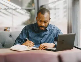 Educação: MOVER oferece 50 mil bolsas em cursos de idiomas