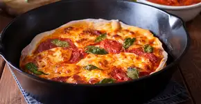 Surpreenda seu paladar com essa pizza fit de frigideira simples e deliciosa