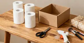 O organizador de maquiagem feito com rolos de papel que fica lindo e custa zero reais
