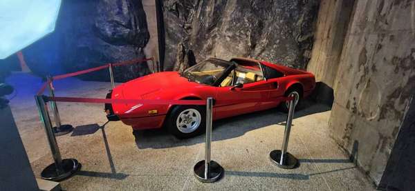 Ferrari que fa alusão à série 