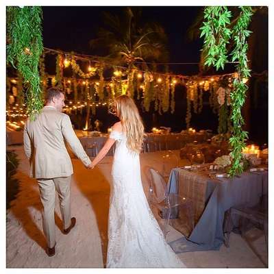 Casal faz casamento 'detox'