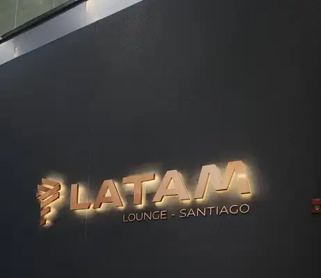 Lounge da Latam no Aeroporto Internacional Arturo Merino Benítez