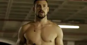 Cauã Reymond é flagrado nu e diz que processará autor das imagens