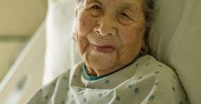 Coragem, aceitação e paz: fotógrafo retrata pessoas próximas da morte