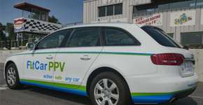 Carro com pedal de bike é bicicleta ergométrica ao volante