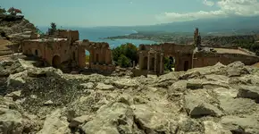 Conheça Taormina, um balneário encantador na Sicília