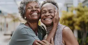 Existe um número de amigos ideal para ter e ser feliz? A ciência responde