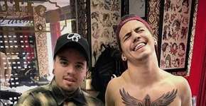 Biel mostra nova tatuagem e internet não perdoa: ‘ficou uma b…’