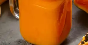 Suco de mamão, cenoura e maçã