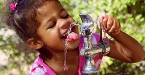 Londres quer mais bebedouros para reduzir uso de garrafa plástica