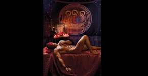 Calendário traz modelos nus em ambientes religiosos para combater a homofobia