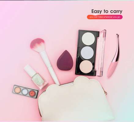 Produzido em silicone cirúrgico super macio, ele possui 12 modos de frequência para você achar a forma que melhor te dá prazer, além de ser 100% impermeável e à prova d´água