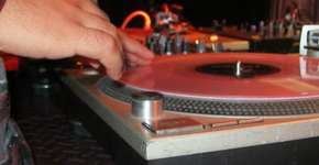 Técnica de produção e mixagem para DJs no CCJ