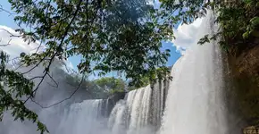 Cachoeira de São Romão é cartão-postal na Chapada das Mesas