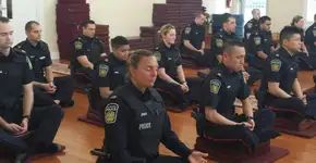 Toronto inclui meditação em treinamento de novos policiais