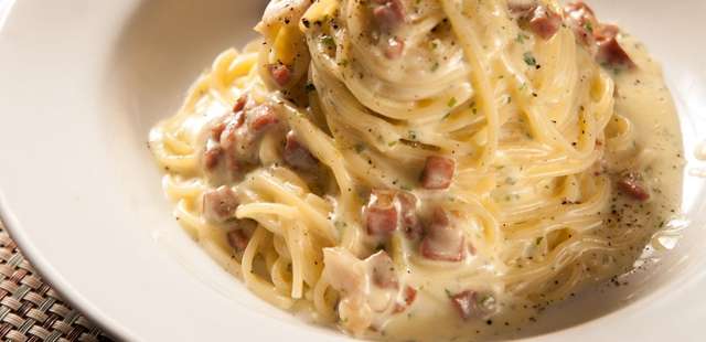 Espaguete à carbonara super saboroso