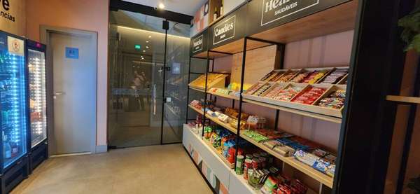 A loja de conveniência do hotel 