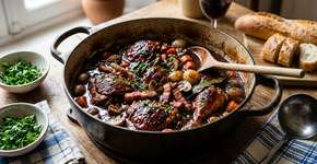 José Andrés, chef espanhol: “Para um frango bem suculento, deixo-o marinar a noite toda em vinho tinto, um pouco de alho, aipo, cenoura, cebola e chalota.”