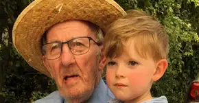 Menino de 4 anos faz amizade com idoso de 91 que tem demência
