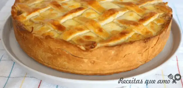 Empadão de frango com massa especial que todo mundo vai querer repetir