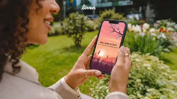 The Liven App oferece uma interface intuitiva, conteúdo baseado em evidências e ferramentas que realmente ajudam no dia a dia