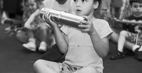 Bar oferece shows de jazz para pais e bebês curtirem juntos