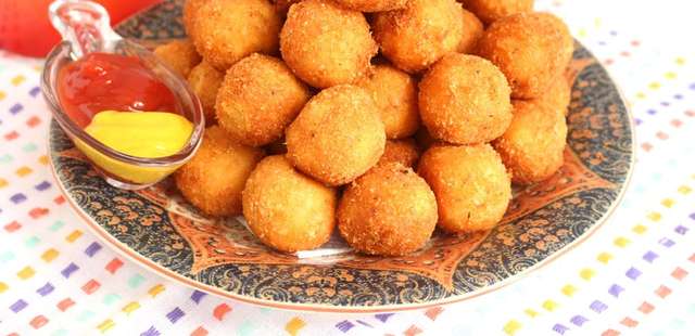 Bolinha de frango com queijo: sem massa, mas muito gostosa