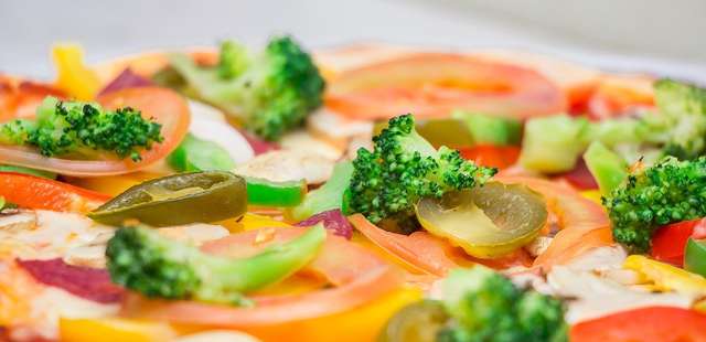 Pizza low carb suculentíssima pronta em apenas 10 minutos