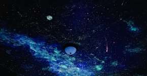 Mulher pinta teto de quarto de menino que não conseguia dormir