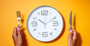 Jantar mais cedo pode ajudar no controle do apetite e na perda de peso, revela Harvard