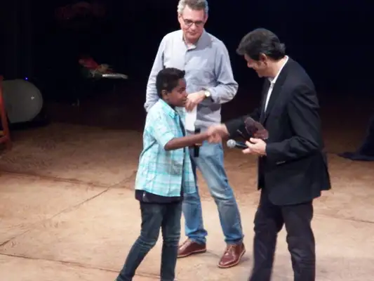 Gustavo Gomes recebe prêmio de Fernando Haddad