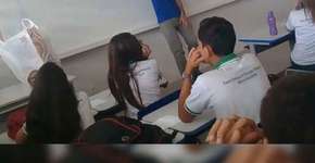 Alunos fazem rifa para ajudar professor que está sem receber