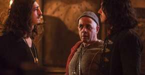 Ator troca ‘Castelo Rá-Tim-Bum’ por castelo de ‘Deus Salve o Rei’