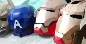 Jovem inova em máscaras de papel de super-heróis