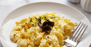 Como transformar seus ovos mexidos em uma refeição digna de chef