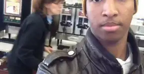 No supermercado, garoto denuncia preconceito e divulga em rede social