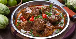 Saiba como preparar uma carne de panela macia, suculenta e cheia de tempero