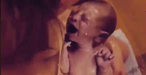 Reações a vídeo de parto normal geram debate na internet